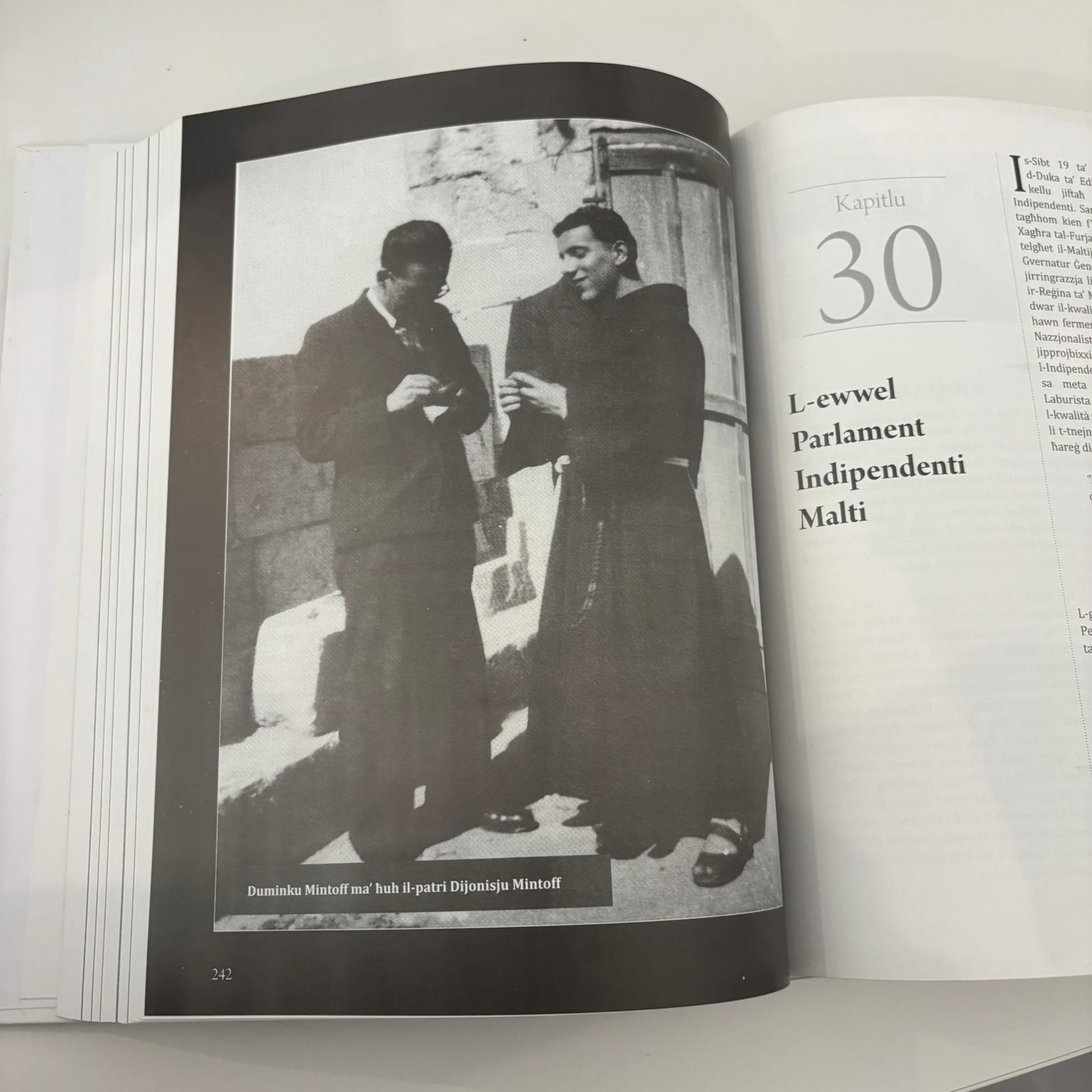 Duminku Mintoff U Malta Fi Zmieni Bijografija